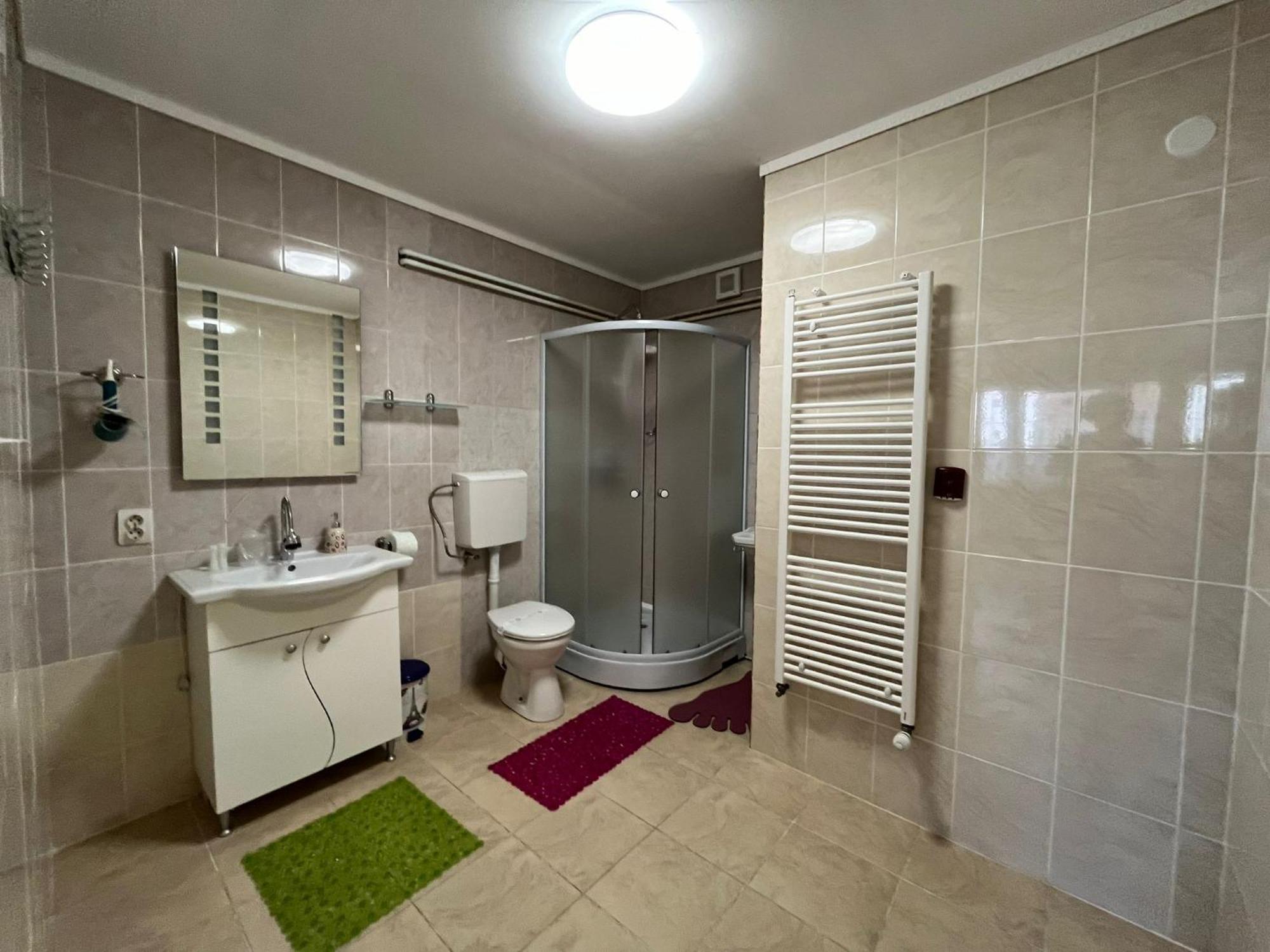 Отель Casa Poenaru Кымпулунг-Молдовенеск Экстерьер фото